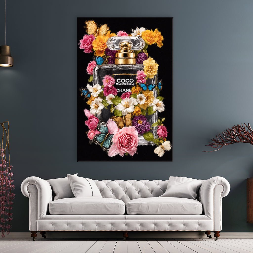 Flowery Coco Bottle by Adrian Vieriu - Affengeile Bilder