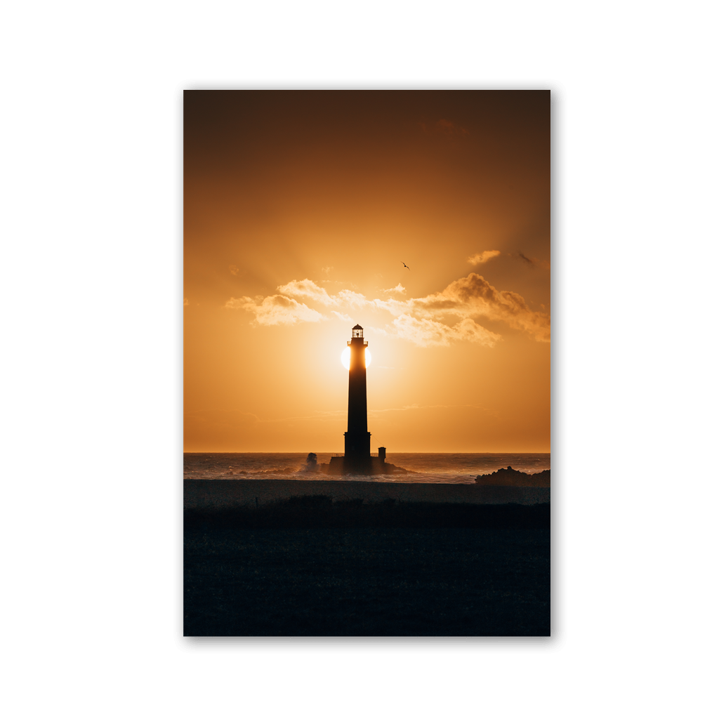 Golden Hour Lighthouse Silhouette by Philipp Pilz - Affengeile Bilder