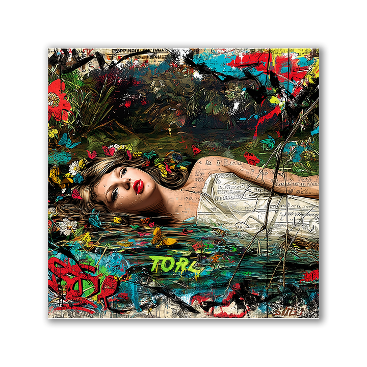 Sängerin Swift als Ophelia mit Zeitungsdruck-Overlays und Graffiti - Affengeile Bilder