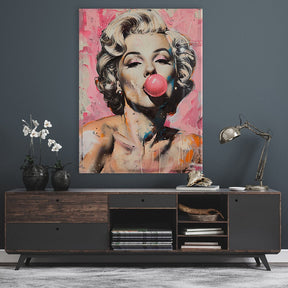 Marilyn with Bubblegum by Daniel Decker - Affengeile Bilder